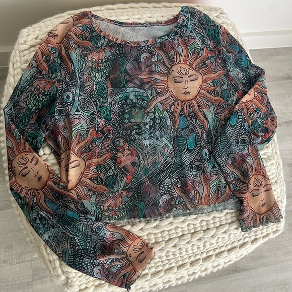 You are My Sunshine π Mesh lettuce trim long sleeve cropped top - Picture 2 of 7